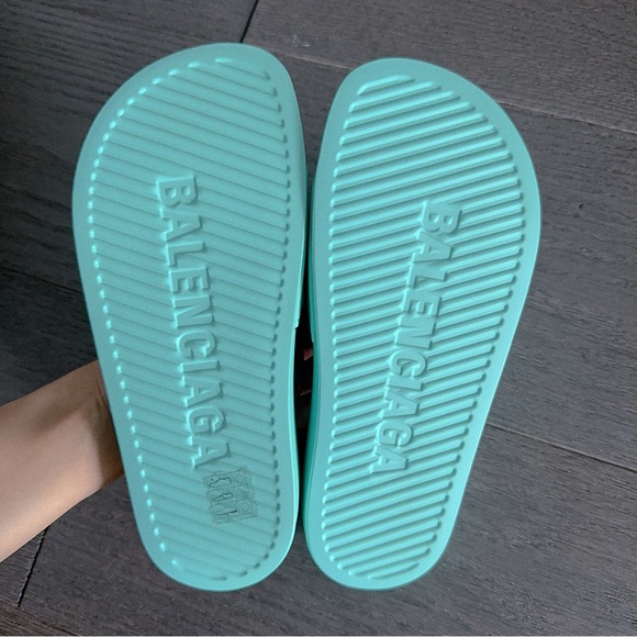 Balenciaga pool slides - Picture 2 of 4